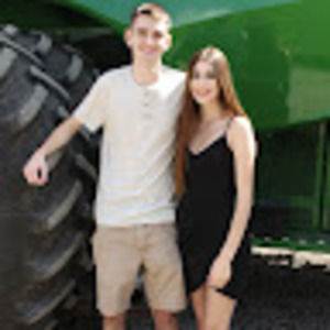 Meet your Posher, Ella